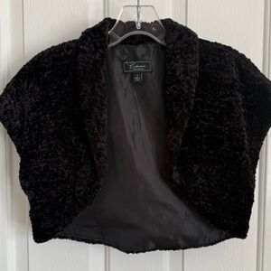 Size small faux fur crop shrug shoulder cover up